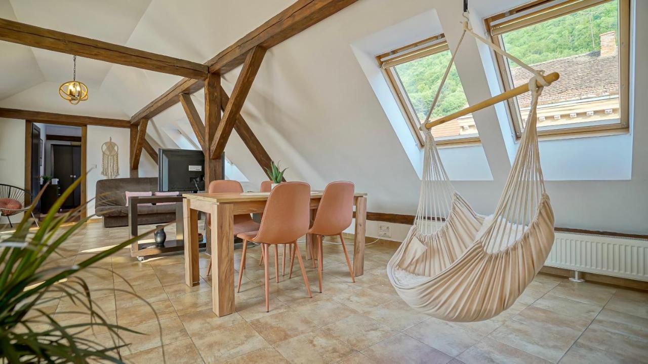 Rooftop Proprety With Large Terrace & Stunning Views - Braşov Exterior foto